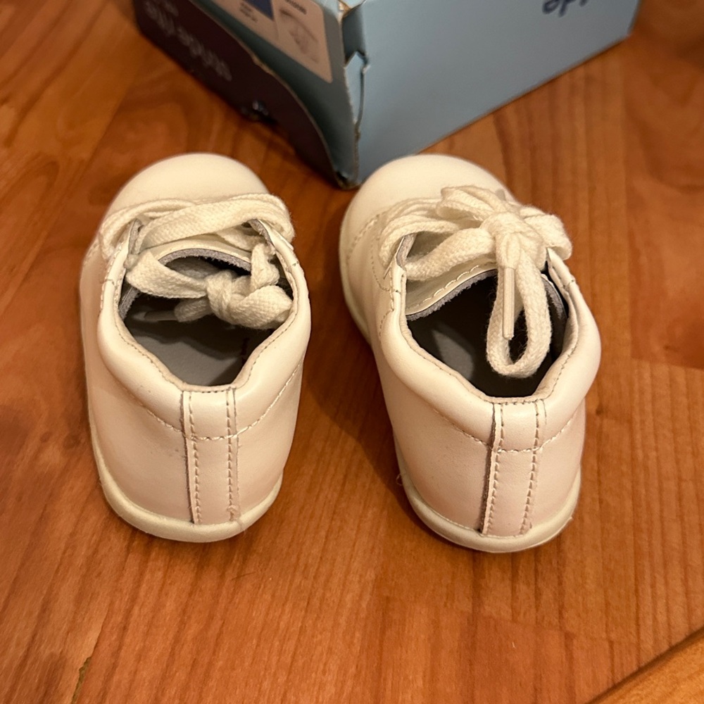 Stride Rite Elliot White Baby Shoes - Picture 4 of 5